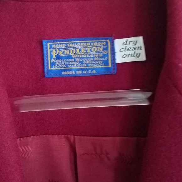 Classic Pendleton Red 3 Button Blazer - Size 8-10 - Picture 4 of 6